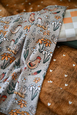 Lade das Bild in den Galerie-Viewer, Supersoft Premium BIO Jersey "Hühnertag" dots groß 0,5 m Lager