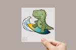 Lade das Bild in den Galerie-Viewer, Bügelbild "Dino Surfing"