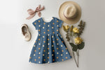 Lade das Bild in den Galerie-Viewer, Design "Daisy Meadow Denim" 0,5 m