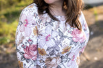 Lade das Bild in den Galerie-Viewer, Supersoft Premium BIO Jersey "Vintage Flowers" groß 0,5 m
