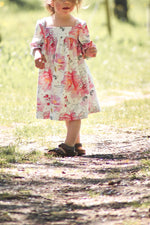 Lade das Bild in den Galerie-Viewer, Frottee Jersey "Jules Flowers" 0,5 m
