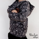 Lade das Bild in den Galerie-Viewer, Premium Wintersweat "Kreidezeit" T-Rex 0,5 m
