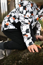 Lade das Bild in den Galerie-Viewer, Supersoft Premium BIO Jersey "Spooky Fun" Boy klein 0,5 m
