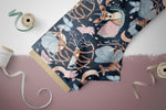 Lade das Bild in den Galerie-Viewer, Supersoft Premium French Terry "Fluttering Deer" midnight 0,5 m

