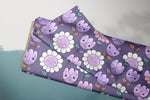Lade das Bild in den Galerie-Viewer, Supersoft Premium BIO French Terry "Flowerbabys" lila groß 0,5 m
