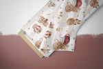Lade das Bild in den Galerie-Viewer, Supersoft Premium BIO Jersey "Gingy's Bakery" 0,35 m Rest

