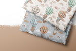 Lade das Bild in den Galerie-Viewer, Supersoft Premium BIO French Terry "Traumhafte Ballonreise" blau 0,5 m
