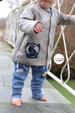 Lade das Bild in den Galerie-Viewer, Premium BIO Jersey "School of Magic" Love midnight 0,5 m
