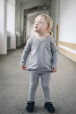 Lade das Bild in den Galerie-Viewer, French Terry meliert Hellgrau 0,1 m
