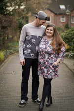 Lade das Bild in den Galerie-Viewer, Premium Wintersweat "Memento Mori" Onyx 0,5 m
