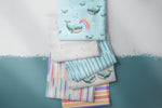 Lade das Bild in den Galerie-Viewer, Webware für Bermudashorts "Whale Love" COLLECTION
